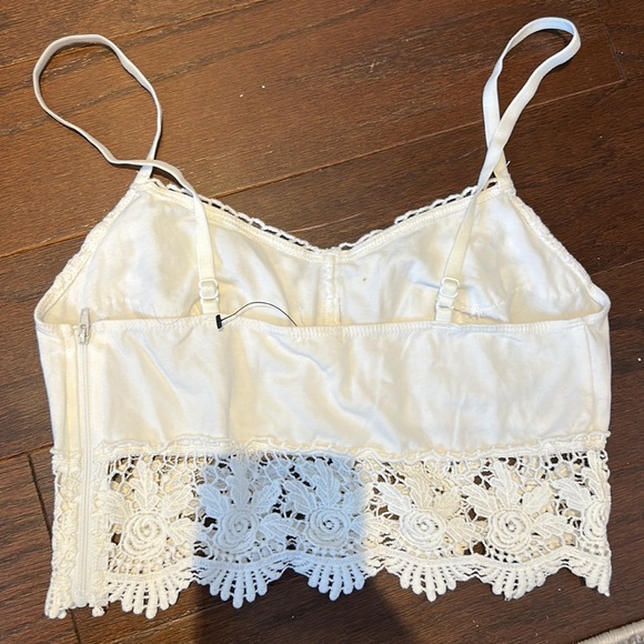 Garage crop top - Picture 2 of 2